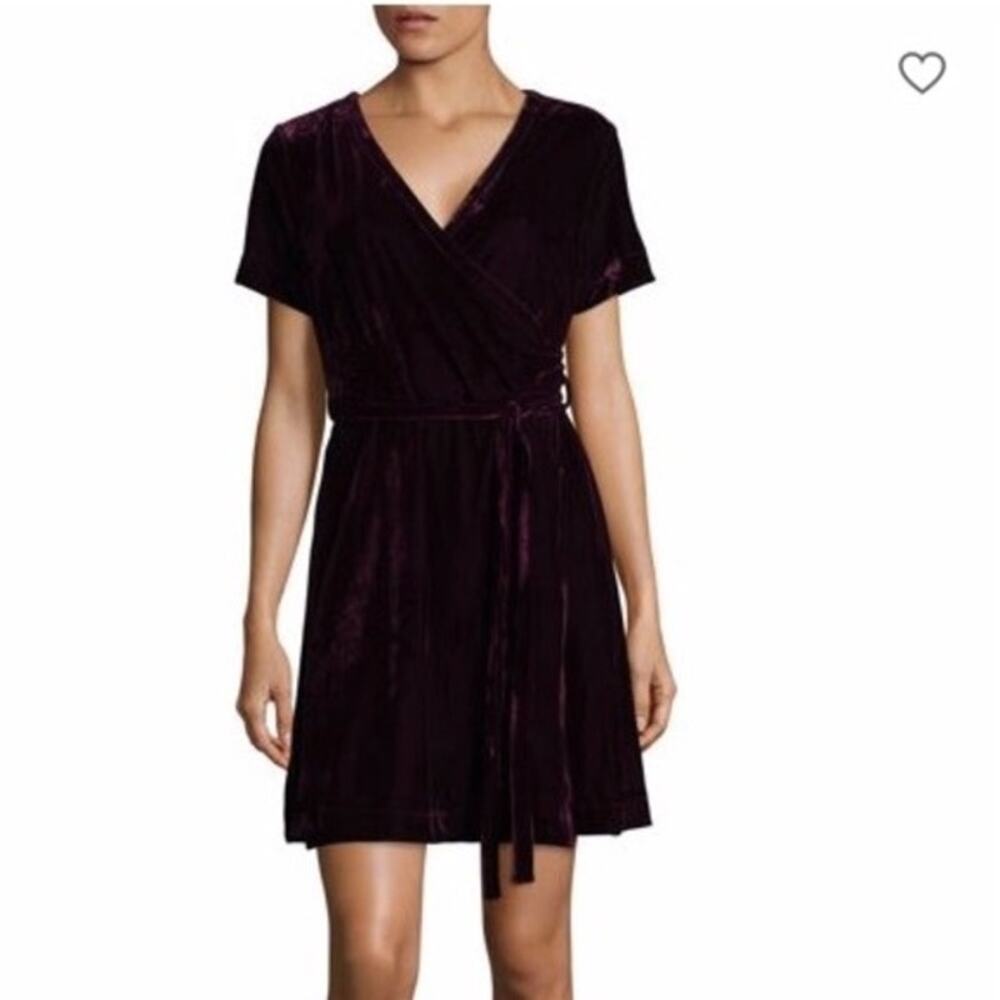 Dex Velvet Short Sleeve Wrap Dress Size S Small NWT Navy